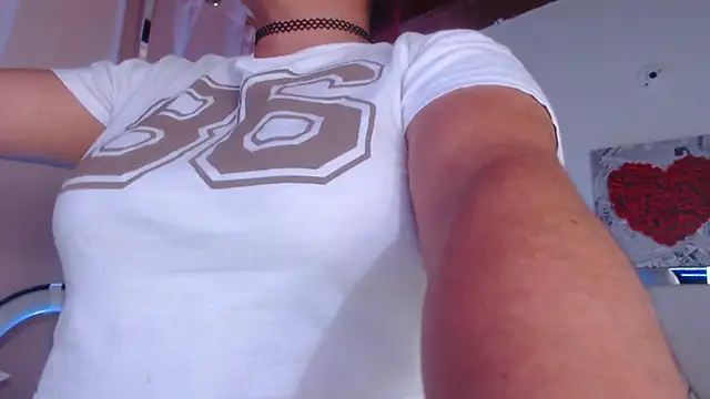 Snapshot of Amara_Red chatting on July 2026 11:27:02 AM Amara Red online show from July 2026 11:27:02 AM