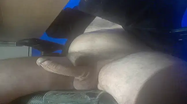 Snapshot of fanfancoquinFR chatting on December 2024 09:00:02 PM fanfancoquinFR online show from December 2024 09:00:02 PM