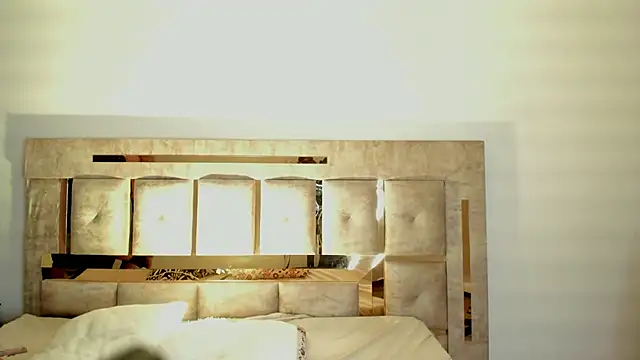 Snapshot of Ari_sunshine_ chatting on December 2025 01:58:01 AM Ari sunshine online show from December 2025 01:58:01 AM