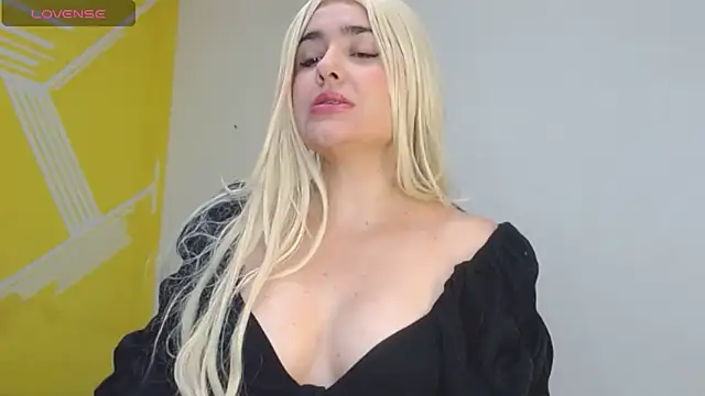 Snapshot of Nikolle_Rouss chatting on June 2026 07:01:02 PM Nikolle Rouss online show from June 2026 07:01:02 PM