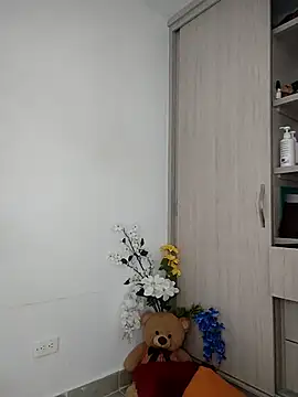 natalie cowens online show from October 2025 03:00:01 PM