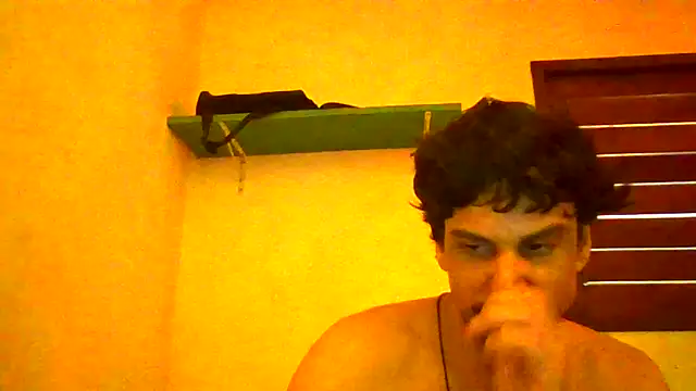 Snapshot of couplemilk chatting on April 2026 06:21:01 PM couplemilk online show from April 2026 06:21:01 PM