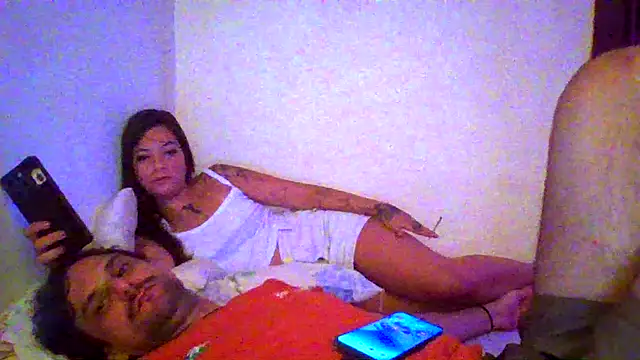 Snapshot of couplemilk chatting on April 2026 12:34:01 AM couplemilk online show from April 2026 12:34:01 AM