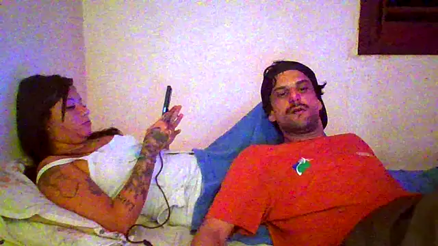 Snapshot of couplemilk chatting on April 2026 02:04:02 AM couplemilk online show from April 2026 02:04:02 AM
