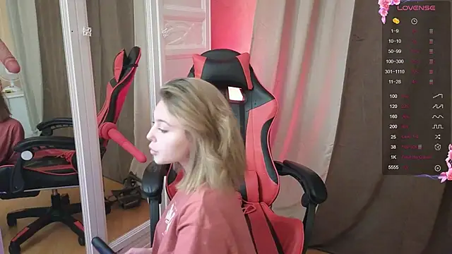 Snapshot of I_see_Ays1 chatting on October 2025 03:12:01 PM I see Ays1 online show from October 2025 03:12:01 PM