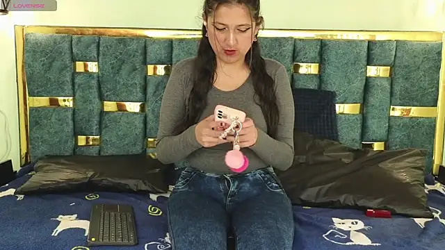 dakota guirl online show from January 2025 06:04:01 AM