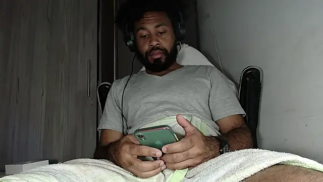 KaelMoreau online show from March 2025 04:41:02 AM