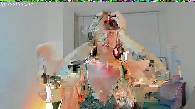 Snapshot of Nadiaa_ chatting on January 2025 04:07:02 AM Nadiaa online show from January 2025 04:07:02 AM