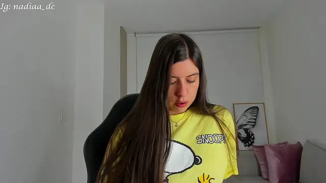 Snapshot of Nadiaa_ chatting on February 2025 04:24:02 AM Nadiaa online show from February 2025 04:24:02 AM