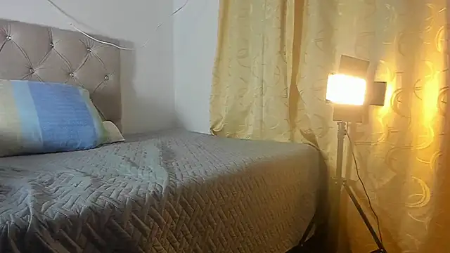 Vahiolet smith online show from September 2025 03:28:01 AM