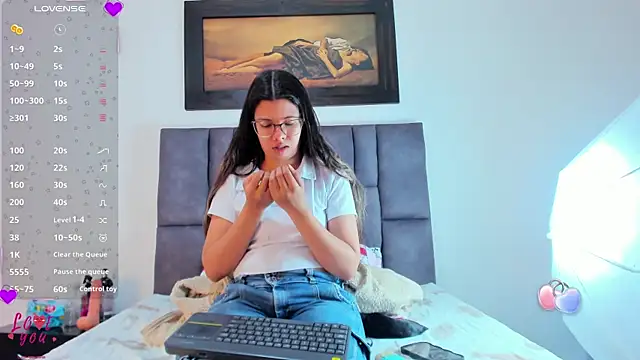 Vahiolet smith online show from April 2026 03:06:01 AM