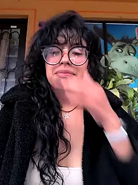 Snapshot of Fun_Everywhere chatting on February 2025 10:43:02 PM Fun Everywhere online show from February 2025 10:43:02 PM