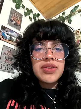 Snapshot of Fun_Everywhere chatting on November 2025 08:53:02 PM Fun Everywhere online show from November 2025 08:53:02 PM