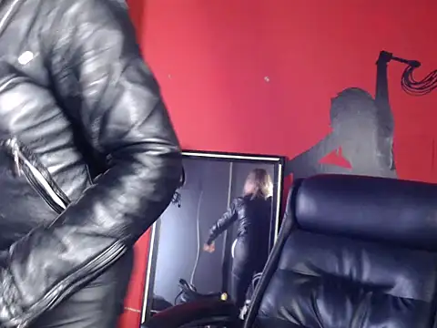 KLOE PIELL online show from April 2026 02:53:02 PM