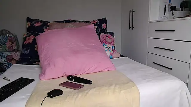 Amberbela online show from November 2025 06:57:02 AM