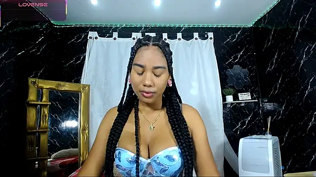 Hillary queen online show from November 2025 12:17:01 PM