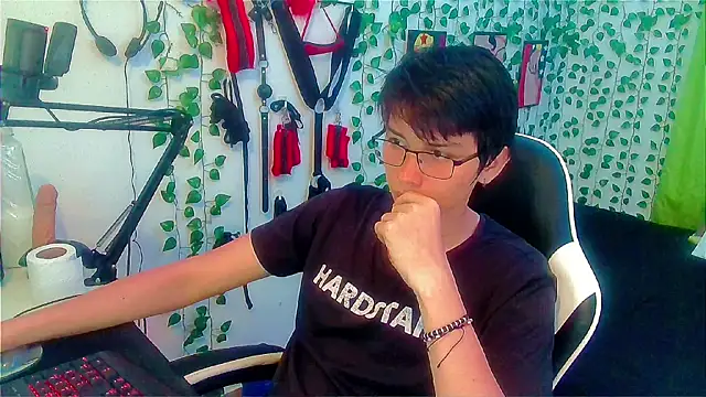 Snapshot of Andy_gray chatting on January 2026 11:41:02 PM Andy gray online show from January 2026 11:41:02 PM