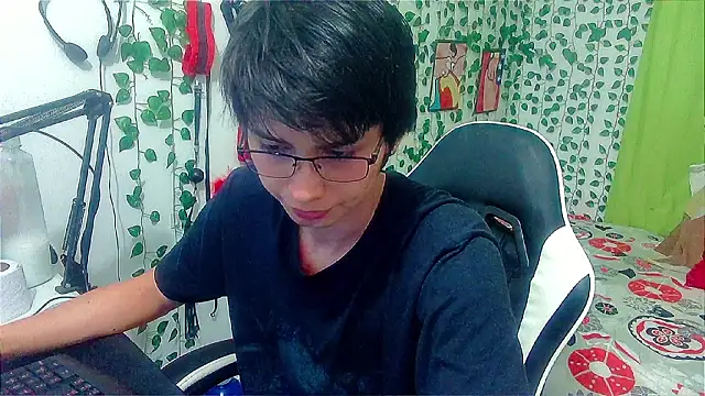 Snapshot of Andy_gray chatting on February 2026 12:26:01 AM Andy gray online show from February 2026 12:26:01 AM