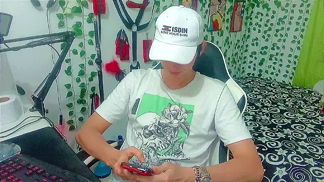 Snapshot of Andy_gray chatting on February 2026 11:59:01 PM Andy gray online show from February 2026 11:59:01 PM