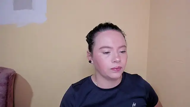 lauraguzman online show from July 2026 03:17:01 AM