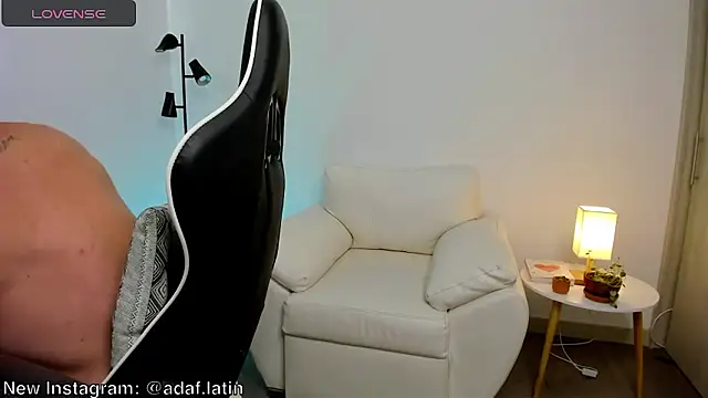 dafboy1 online show from March 2026 07:18:02 PM