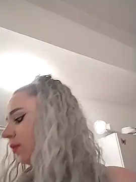 AdelinaJude online show from February 2026 09:48:02 PM