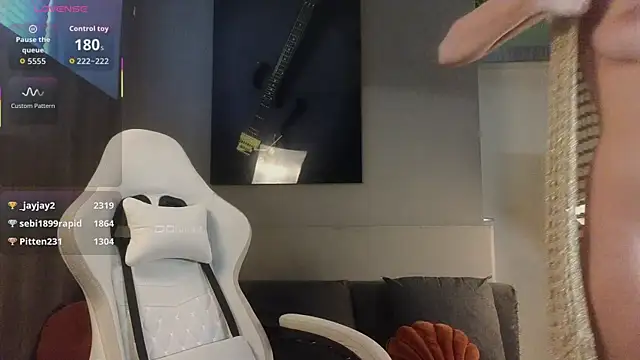 AyreenMoore online show from April 2026 12:54:01 PM