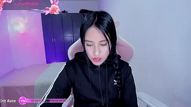 Tinylottie online show from March 2026 06:01:02 PM