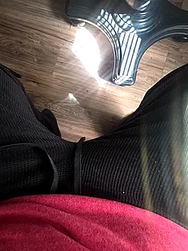 Snapshot of Damn-Danny chatting on November 2025 06:19:02 PM Damn-Danny online show from November 2025 06:19:02 PM