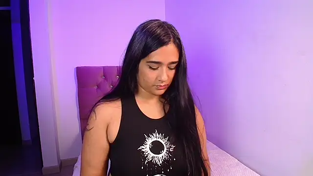 Snapshot of Maeena chatting on March 2026 12:06:02 AM Maeena online show from March 2026 12:06:02 AM