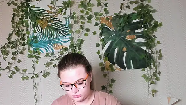 Seductive She Wolf online show from October 2025 04:48:02 PM