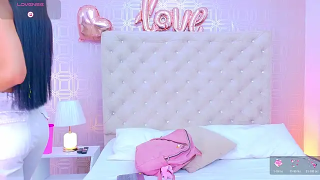 Snapshot of Mia-Monroe chatting on February 2026 07:45:02 PM Mia-Monroe online show from February 2026 07:45:02 PM