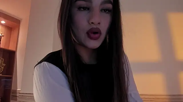 Snapshot of Sophia_Cambpell chatting on May 2026 09:57:02 PM Sophia Cambpell online show from May 2026 09:57:02 PM