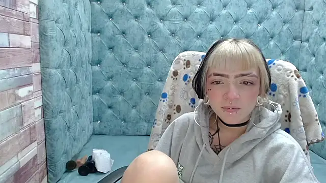 Samantha Smiith online show from October 2025 03:25:02 AM