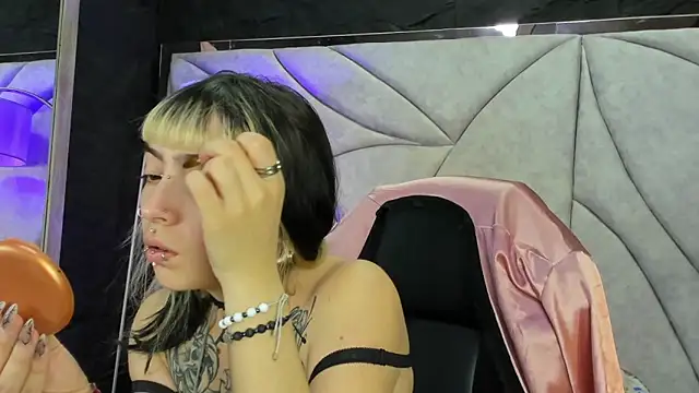 Samantha Smiith online show from February 2026 04:19:02 AM