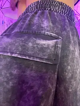 AbyThompson online show from October 2025 03:45:01 PM