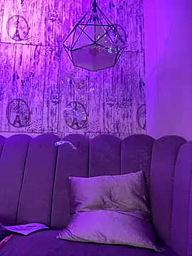 AbyThompson online show from November 2025 12:16:02 PM