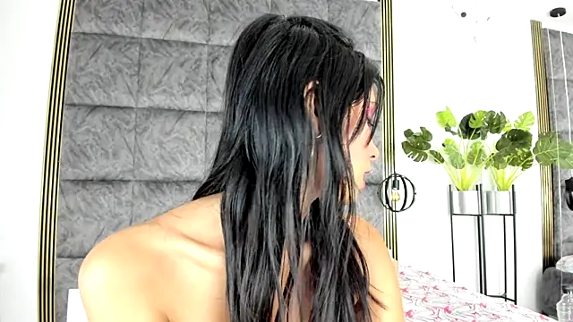 LaurenRodriiguez online show from February 2025 12:33:01 PM