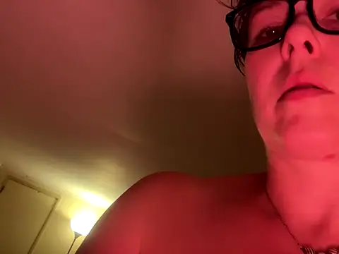 KatieBARBiE98 online show from November 2025 11:06:01 PM