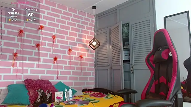 analus-01 online show from March 2025 03:28:02 AM