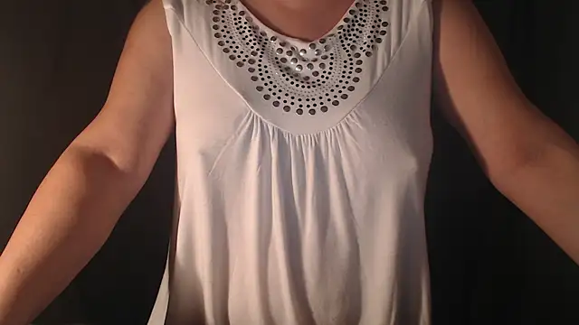 1BECHA1 online show from October 2025 09:58:02 PM