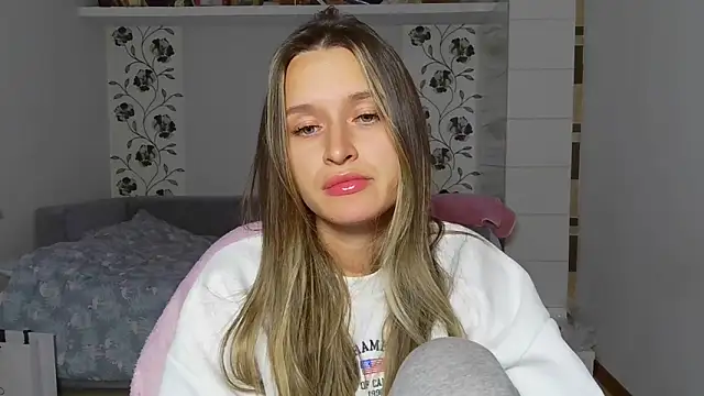 Submissive love online show from November 2025 05:15:02 PM