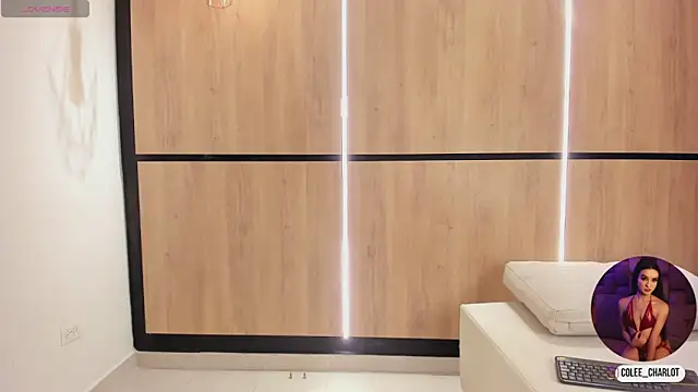 charlotte colee online show from November 2025 11:42:01 AM