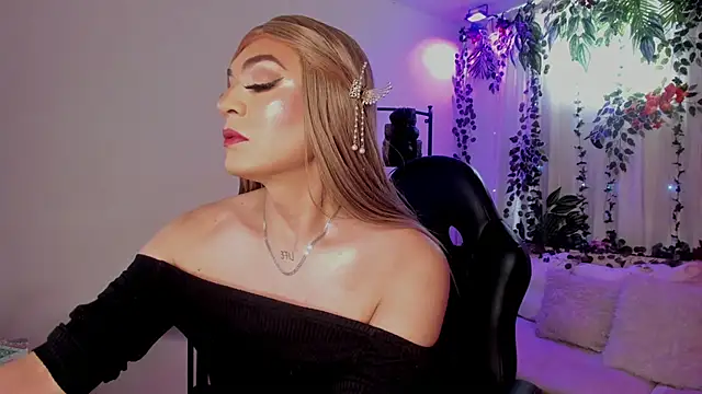 Snapshot of karol_elegance_ chatting on May 2026 01:16:02 PM karol elegance online show from May 2026 01:16:02 PM