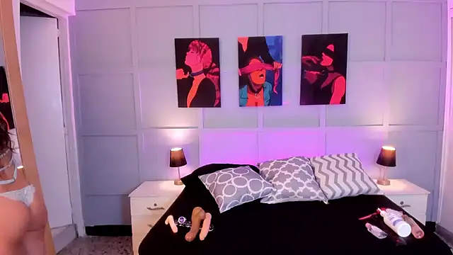 Elizabeth Santos online show from February 2025 08:51:02 PM