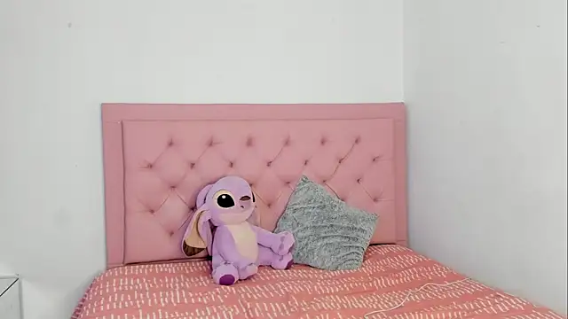 Snapshot of _violetadulce chatting on September 2025 01:43:01 AM  violetadulce online show from September 2025 01:43:01 AM