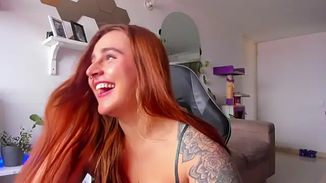 Snapshot of evy_orange1 chatting on February 2026 04:43:01 PM evy orange1 online show from February 2026 04:43:01 PM