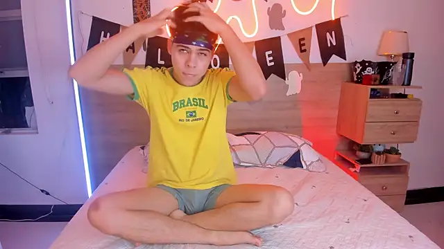 justinbiler online show from October 2025 12:39:02 PM