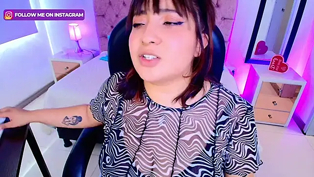 Emma monserrat online show from November 2025 07:47:01 PM