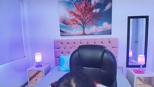 Emma monserrat online show from January 2026 07:37:02 PM